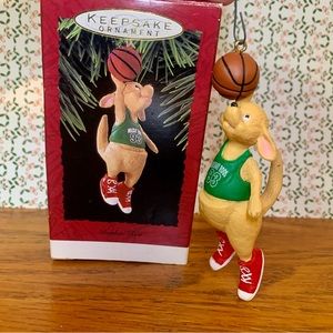 Hallmark Keepsake Ornament “Dunkin Roo” 1993